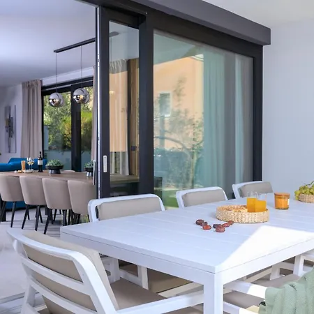 Private Complex For Up To 16 Guests Krk Krk Town