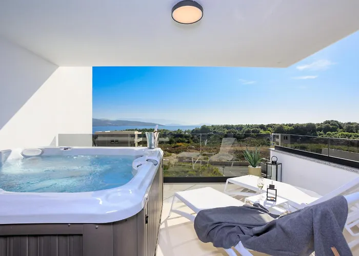 Private Complex For Up To 16 Guests Krk