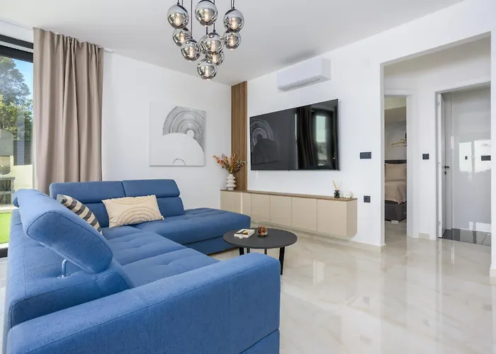 Private Complex For Up To 16 Guests Krk