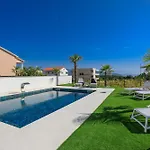 Private Complex For Up To 16 Guests Krk Villa