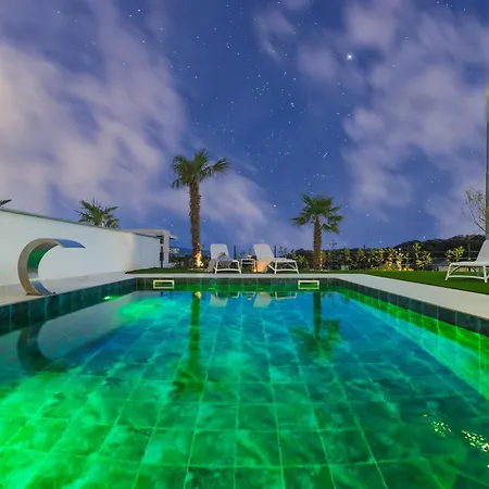 Private Complex For Up To 16 Guests Krk *
