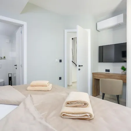 Private Complex For Up To 16 Guests Krk Villa Krk Town