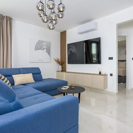 Private Complex For Up To 16 Guests Krk