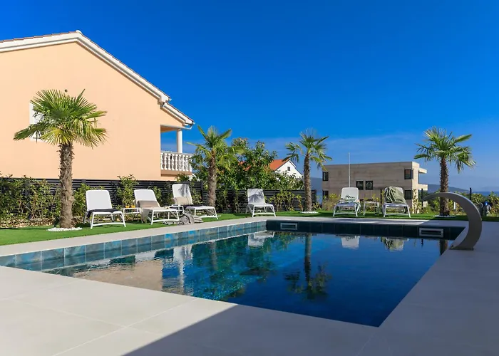 Private Complex For Up To 16 Guests Krk Krk Town
