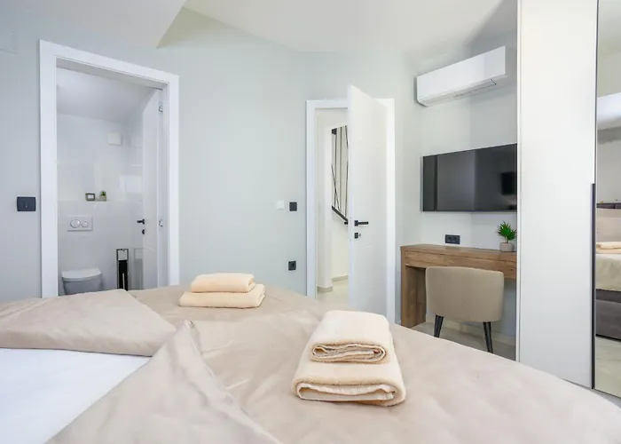 Private Complex For Up To 16 Guests Krk Villa Krk Town