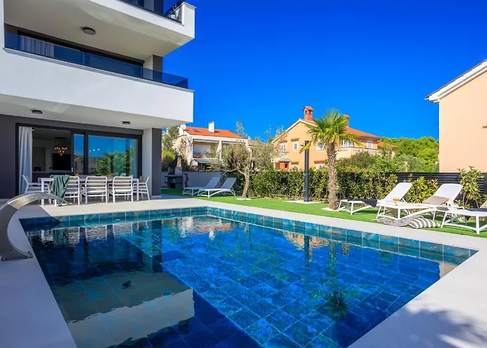 Private Complex For Up To 16 Guests Krk