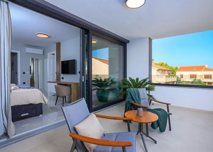 Private Complex For Up To 16 Guests Krk Villa Krk Town